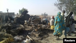 Des déplacés dans un camp bombardé par erreur par l'armée nigériane, à Rann, Nigeria, le 17 janvier 2017