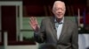 El expresidente estadounidense Jimmy Carter ofrece una clase dominical en la Iglesia Bautista Maranatha en su natal Plains, Georgia, el domingo 13 de diciembre de 2015. (AP Foto/Branden Camp, archivo)