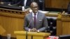 Le ministre sud-africain des Finances, Malusi Gigaba, prononce le discours sur le budget de 2018 à l'Assemblée nationale au Parlement sud-africain, au Cap, le 21 février 2018.