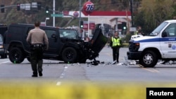 Escena del accidente del sábado en que se vio involucrado el exatleta olímpico, Bruce Jenner, en Malibú, Los Ángeles.