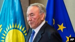 今年74歲的哈薩克總統納扎爾巴耶夫不久前簽署命令，將在4月26日提前舉行總統大選。