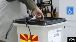 Bureau de vote pour le référendum en Macédoine, le 30 septembre 2018.