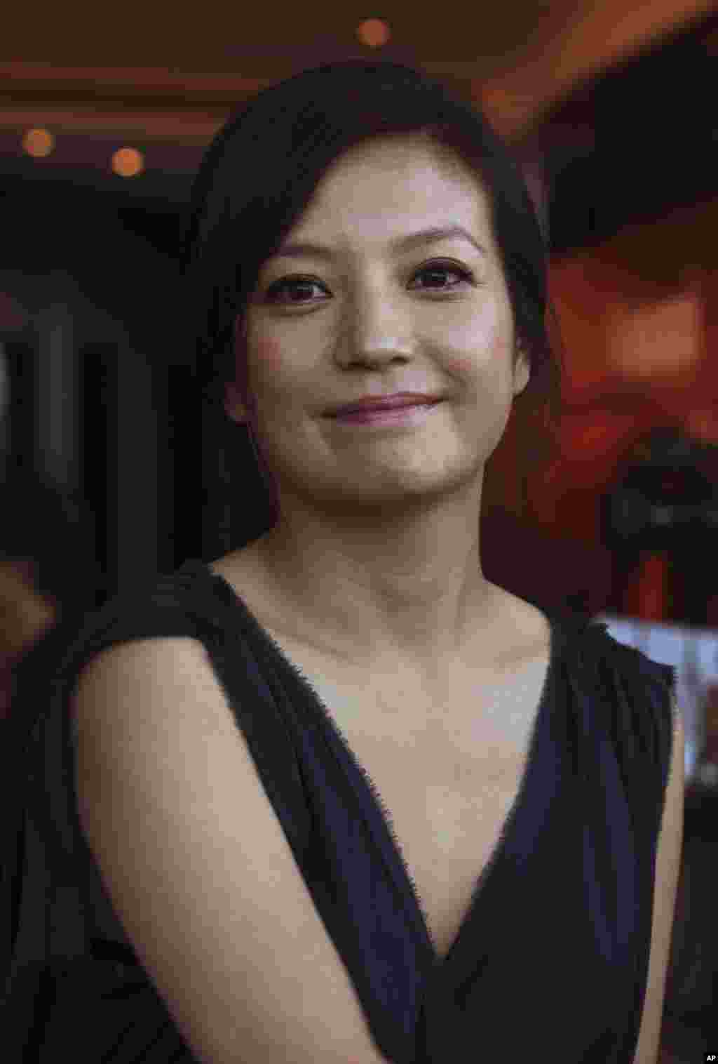 中国演员赵薇在电影《赤壁》的记者会上(2009年1月6日)。在2016年风波里,赵薇否认水原希子曾出演她执导的电影《没有别的爱》。有人说,水原希子被撤换了。