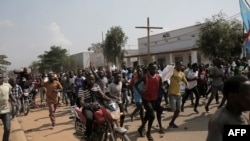 Des centaines de personnes ont manifesté, le 27 décembre 2018, à Beni, contre le report des élections générales dans cette région en raison de l'épidémie d'Ebola et des violences.