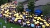 港人重返金鐘紀念雨傘革命兩週年(美國之音海彥拍攝)