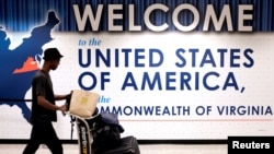  À l'aéroport international Dulles, en Virginie, le 24 septembre 2017.