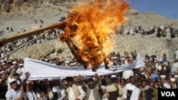 Warga Afghanistan terus melancarkan protes anti-Amerika setelah insiden pembakaran al-Quran (24/2).
