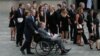 Hommage rempli d'émotion pour l'ancienne Première dame Barbara Bush