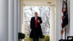 Trump escribió que es “un gran honor” aceptar la invitación de Nancy Pelosi para rendir el informe que se había programado inicialmente para el 29 de enero.