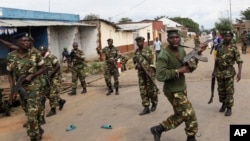 Des soldats burundais à Bujumbura, le 7 mai 2015. (AP Photo/Jerome Delay)