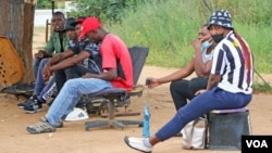 Abadabuka eZimbabwe badinga imsebenzi eBotswana