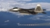 미 공군 F-22A 랩터 전투기가 AIM-120 암람(AMRAAM) 공대공 미사일을 발사하고 있다. (자료사진)
