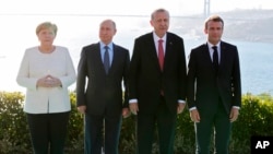 Kutoka (L) Angela Merkel, Vladmir Putin, Recep Tayyip Erdogan na Emmanuel Macron