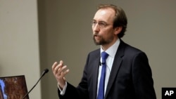 Kepala Badan PBB urusan HAM, Zeid Ra'ad al-Hussein, saat berbicara dihadapan mahasiswa Vanderbilt University School of Law, 5 April 2017, di Nashville, Tennessee.
