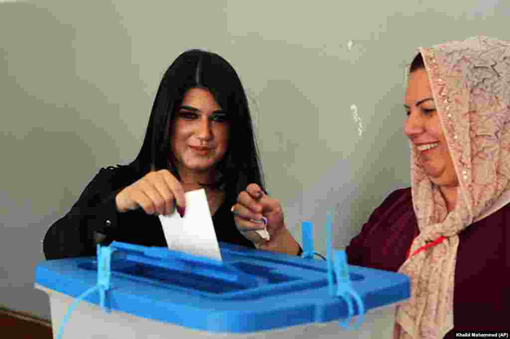 Oy verme işlemleri IKBY sınırları içindeki Erbil, Süleymaniye, Duhok kentlerinin yanı sıra statüsü tartışmalı bölgeler olan Kerkük’te ve Musul’un bazı kasabalarında da yapıldı. Referandum kesin sonuçlarının 48 saat içinde açıklanacağı duyuruldu.