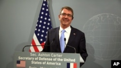 Le secrétaire d'Etat américain à la Défense Ashton Carter, le 20 janvier 2016 à Paris. (AP Photo/Thibault Camus)