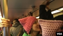 Las mujeres arribaron a la reunión en el metro de Washington. (Foto Angélica Herrera)