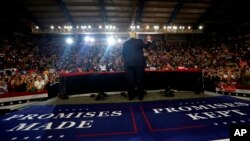 Trump dijo que “en apenas 14 semanas, mi gobierno ha traído un cambio profundo a Washington”.