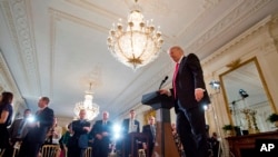 Trump defendió las primeras cuatro semanas en la Casa Blanca al remarcar que "nunca ha habido una Presidencia que haya hecho tanto en un periodo tan corto de tiempo".