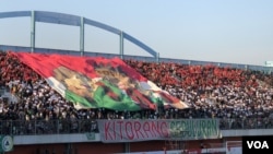 Slemania suporter dari PS Sleman di Stadion Maguwoharjo, Sleman. Kamis (19/9). (VOA/Anugrah Andriansyah)