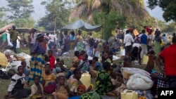 Des réfugiés attendant à la frontière ougandaise (Archives)