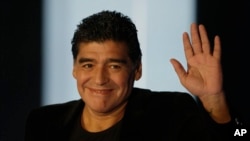 Le joueur argentin Maradona à Milan, Italie, le 20 octobre 2013.