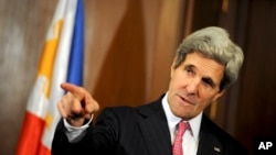 John Kerry redacta borrador de un acuerdo de paz entre Israel y Palestina el cual presentará en éste su décimo viaje a la región en un año.
