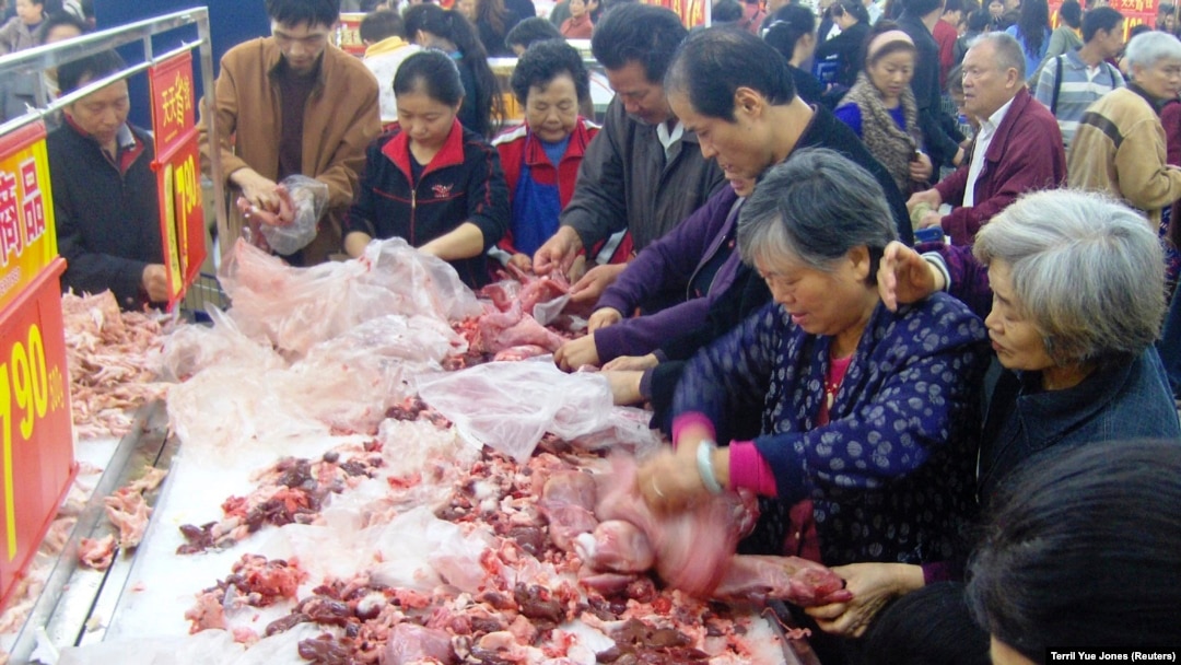 重慶市沃爾瑪超市售賣豬肉。（資料圖片）