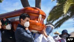 Perú es uno de los países más afectados en el epicentro del coronavirus en América Latina después de Brasil y México, con más de 25.000 muertes reportadas y más de medio millón de casos.
