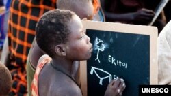 Mesmo que tenham ido à escola primária, poucos jovens têm acesso ao ensino secundário.