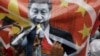 印度艾哈迈达巴德的抗议者撕毁了有着中国领导人习近平图像的旗子并呼喊反对中国的口号。（2020年6月24日）