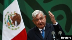 ARCHIVO - El presidente de México, Andrés Manuel López Obrador, habla durante una conferencia de prensa en el Antiguo Palacio del Ayuntamiento, en Ciudad de México, en enero de 2023. 