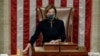 Ketua DPR AS Nancy Pelosi memimpin sidang pemungutan suara di DPR AS untuk memakzulkan Presiden Donald Trump di Gedung Capitol, Rabu (13/1). 