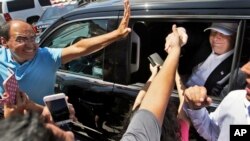 Donald Trump et des partisans à Laredo, au Texas, le 23 juillet 2015. (AP Photo/LM Otero)