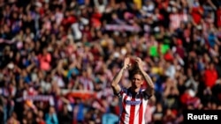 Fernando José Torres Sanz, né le 20 mars 1984 à Fuenlabrada (Province de Madrid, Espagne), évolue au poste d'attaquant à l'Atlético de Madrid.