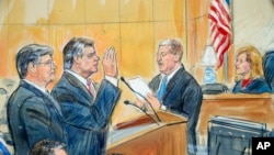 Le juge Richard Berman s' adresse au jury à l'issue des délibérations de la journée sur le procès pour corruption du cadre de Halkbank Mehmet Hakan Atilla, le 22 décembre 2017.