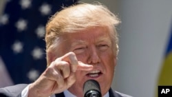 El anuncio de Trump se conoce luego de que el Departamento de Estado de Estados Unidos anunciara su "gran preocupación" por la nueva detención de los líderes políticos en Venezuela, por parte del Gobierno de Maduro.