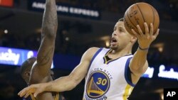 Stephen Curry (30) 