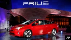 Toyota Prius dalam sebuah pameran mobil di Las Vegas, 8 September 2015 (Foto: dok).