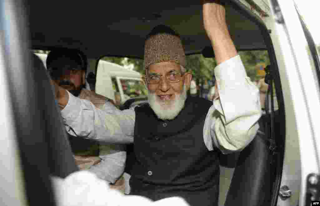 سید گیلانی نے حریت کانفرنس (گیلانی) سے علیحدگی کا اعلان کرتے ہوئے اپنے ایک آڈیو پیغام میں کہا تھا کہ وہ اتحاد کی موجودہ حالت کے پیش نظر اسے خیر باد کہنا مناسب سمجھتے ہیں۔
