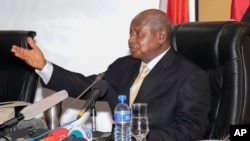 Ugandan President Yoweri Museveni speaks during mediation session in Bujumbura, Burundi, July 14, 2015.