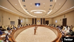 Ministrittiin dhimma alaa Sudaan Mariam Sadiq al-Mahaadii kana kan labsan abbaa alangaa muummicha ICC Karim Khaanf waliin Kaaruum keessatti kibxata kaleessaa wal arganitti ture.