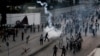 Ribuan Demonstran Film Anti Islam Bentrok dengan Polisi di Pakistan