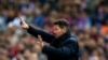 L'entraîneur argentin d’Atletico Mardid Diego Simeone en train de donner des directives à ses joueurs au cours du match retour de la Ligue des champions entre Atletico Madrid et Real Madrid au stade Vicente Calderon à Madrid, 10 mai 2017.