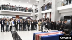 El presidente de Bolivia, Luis Arce, presentó a su gabinete y prometió trabajar para recuperar la economía. [Foto: Cortesía prensa Movimiento Al Socialismo]
