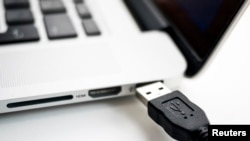 USB設備，包括USB鼠標、鍵盤等都能作為入侵電腦的工具