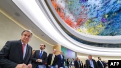 Le Secrétaire général de l'ONU, Antonio Guterres (à gauche), lors de l'ouverture du Conseil des droits de l'Homme à Genève, le 27 février 2017