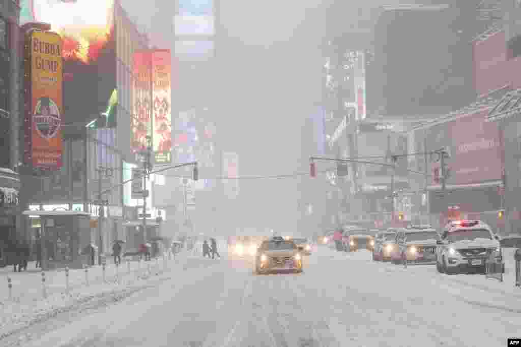 New York's Times Square on January 23, 2016 in New York. (AFP / KENA BETANCUR)