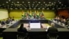El ministro de Relaciones Exteriores de Brasil, Mauro Vieira, preside el encuentro entre los cancilleres de Venezuela y Guyana, Yvan Gil y Hugh Todd, respectivamente, en el que abordaron las tensiones sobre el territorio Esequibo.