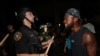 Disturbios en Wisconsin luego que policías abrieran fuego contra afroamericano